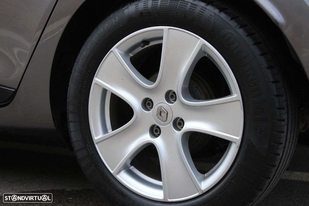 Renault Clio 1.5 dCi Dynamique S - 15