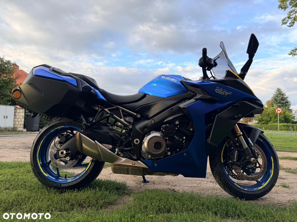 Suzuki GSX - 2