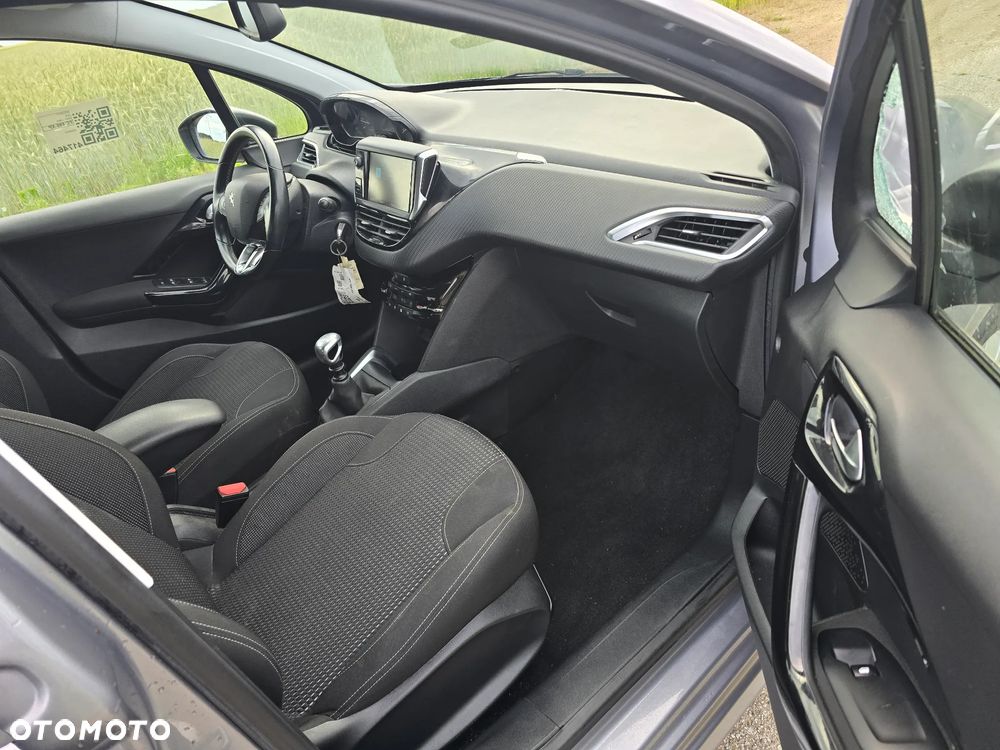 Peugeot 208 1.2 PureTech GPF Allure S&S - 9