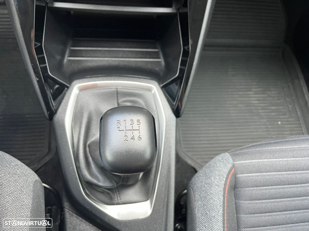 Peugeot 2008 1.2 PureTech Active Pack - 27