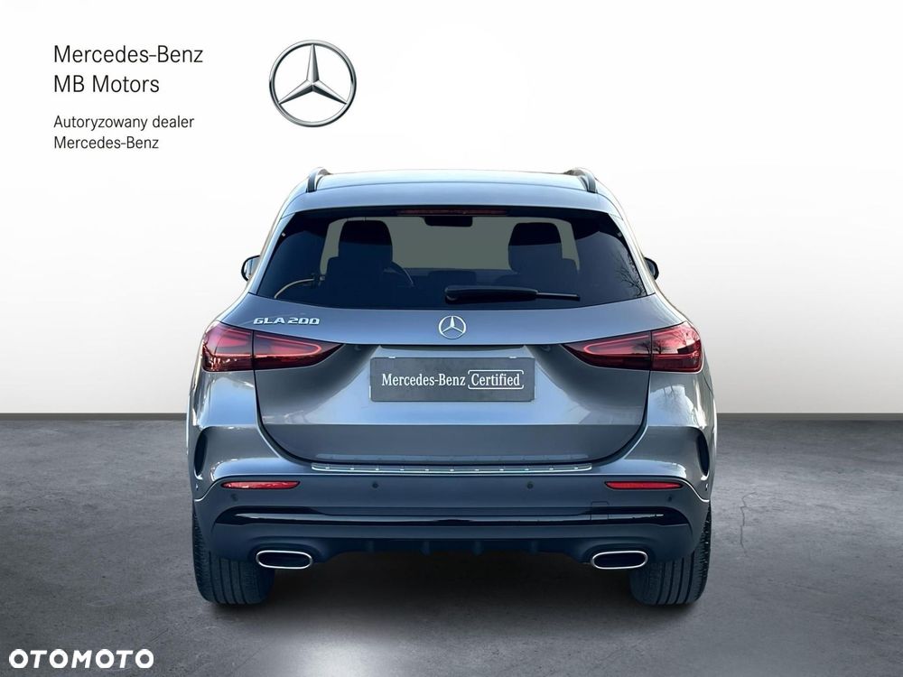 Mercedes-Benz GLA 200 AMG Line - 4