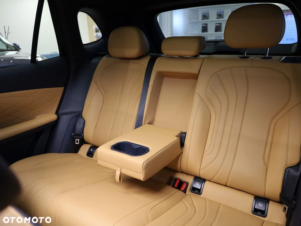 Geely Starray EM-i 1.5 PHEV Max - 22