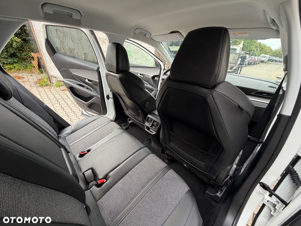 Peugeot 3008 PureTech 130 Stop & Start GPF EAT8 Allure - 11