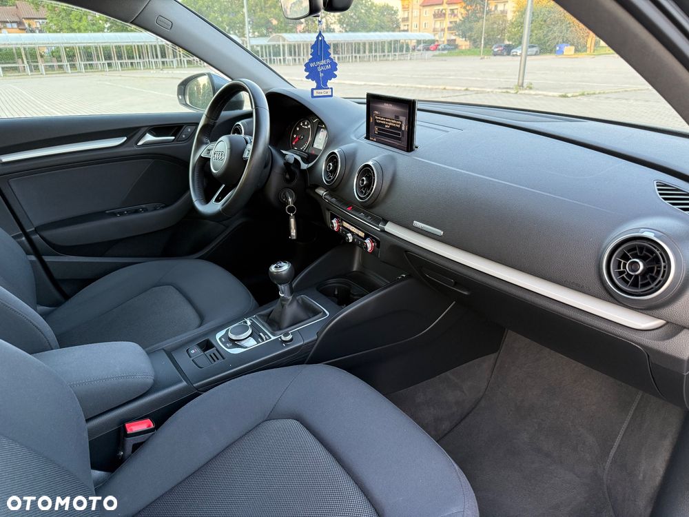 Audi A3 Sportback 30 TFSI - 11
