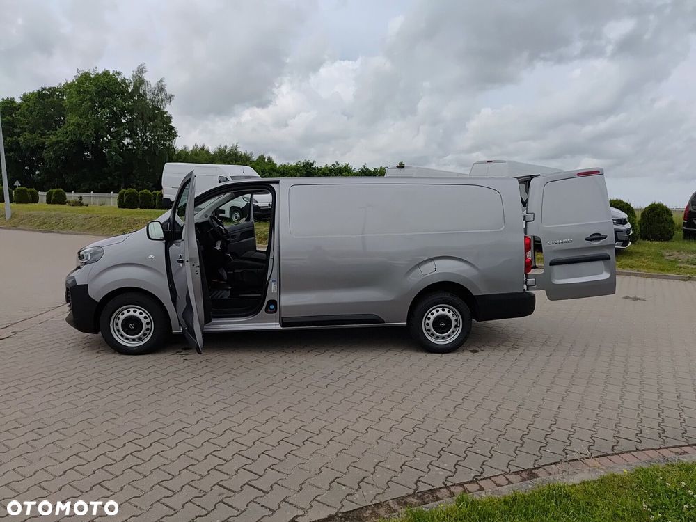 Opel Vivaro Vivaro Furgon XL Diesel 2.2 150 KM Manual - 26