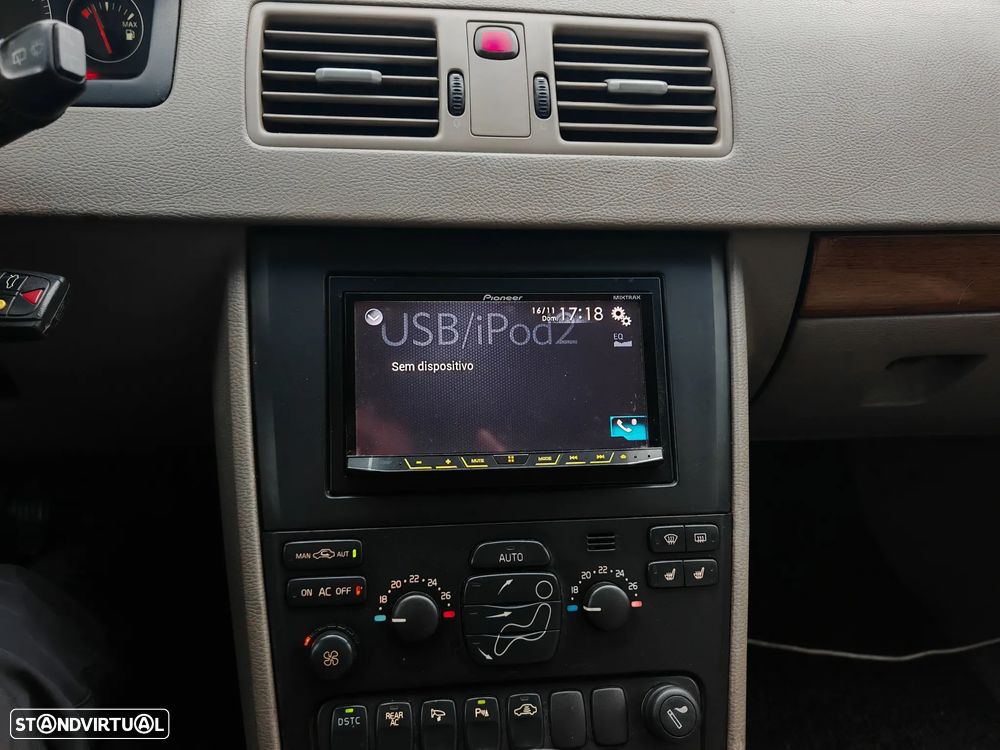 Volvo XC 90 2.4 D5 7L Nivel 3 - 8