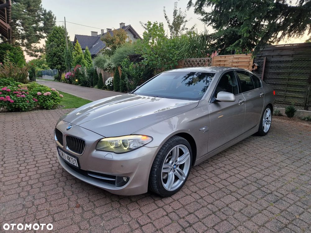 BMW Seria 5 528i xDrive - 1