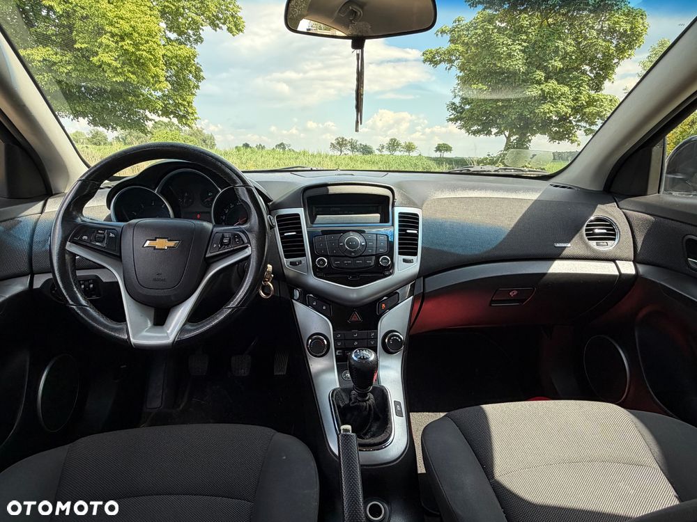 Chevrolet Cruze 1.6 LT - 22