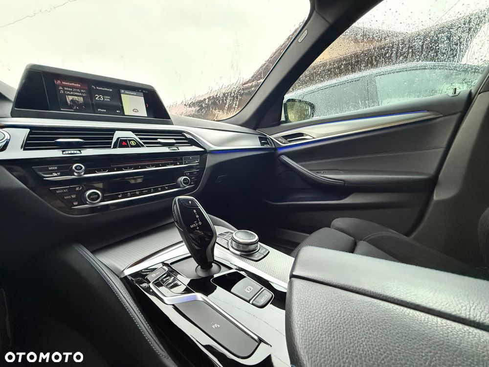 BMW Seria 5 518d M Sport - 7