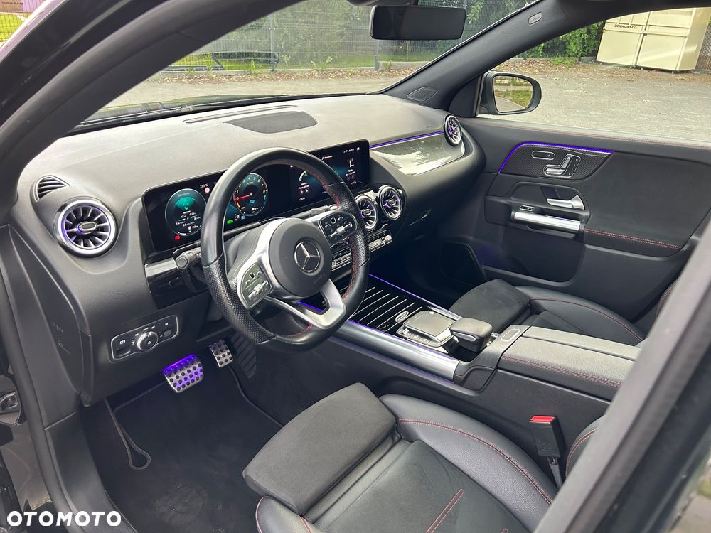 Mercedes-Benz GLA 250 e 8G-DCT AMG Line - 19