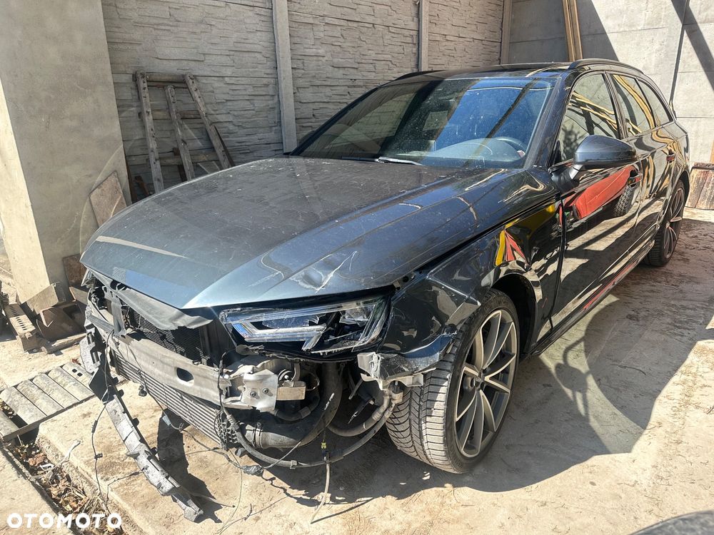 Audi A4 Avant - 1
