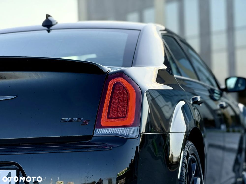 Chrysler 300s - 15