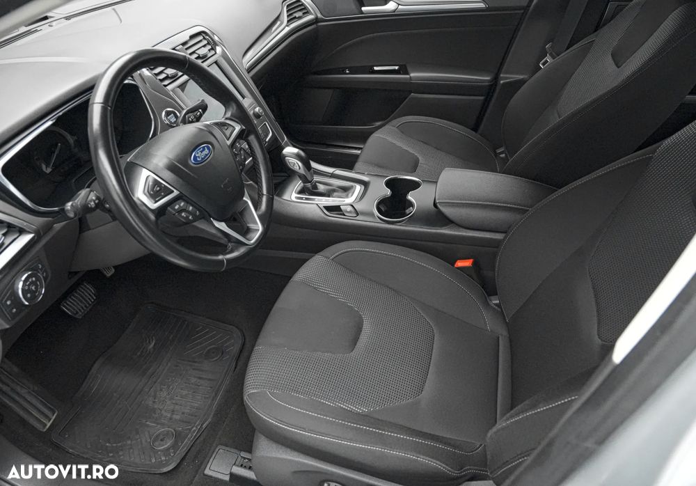 Ford Mondeo 2.0 HEV Titanium - 12