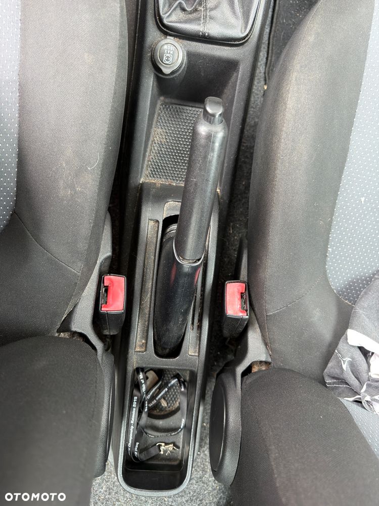 Fiat Grande Punto - 13