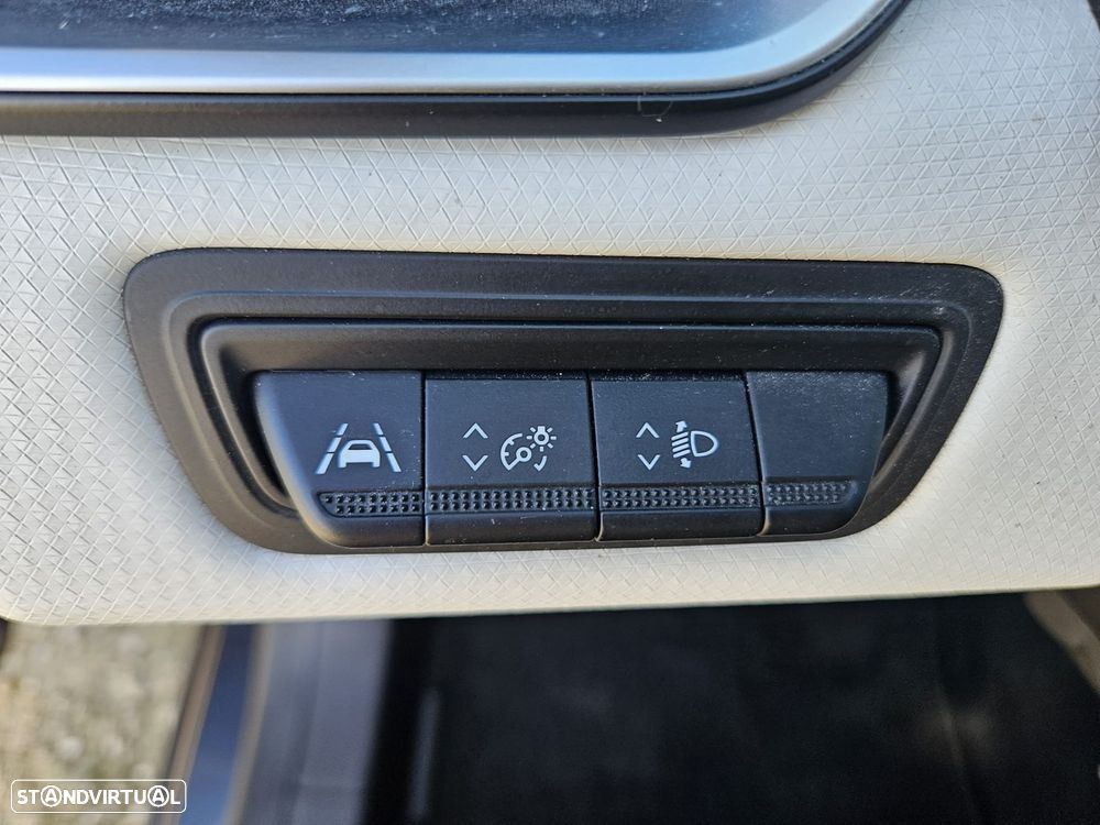 Renault Clio 1.0 TCe Evolution - 38