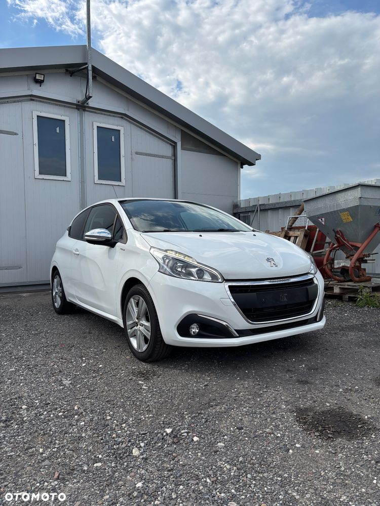 Peugeot 208 - 1