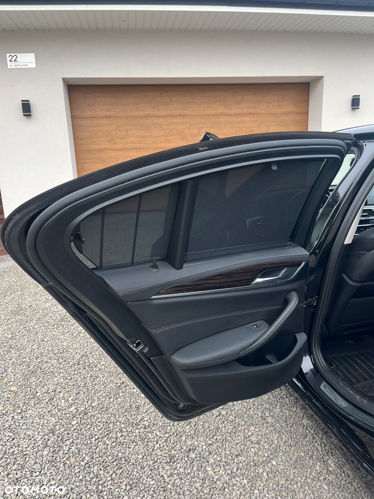 BMW Seria 5 530i GPF xDrive Luxury Line - 9