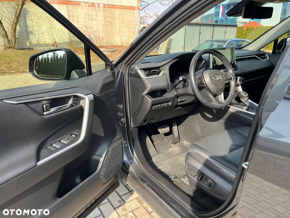 Toyota RAV4 - 11