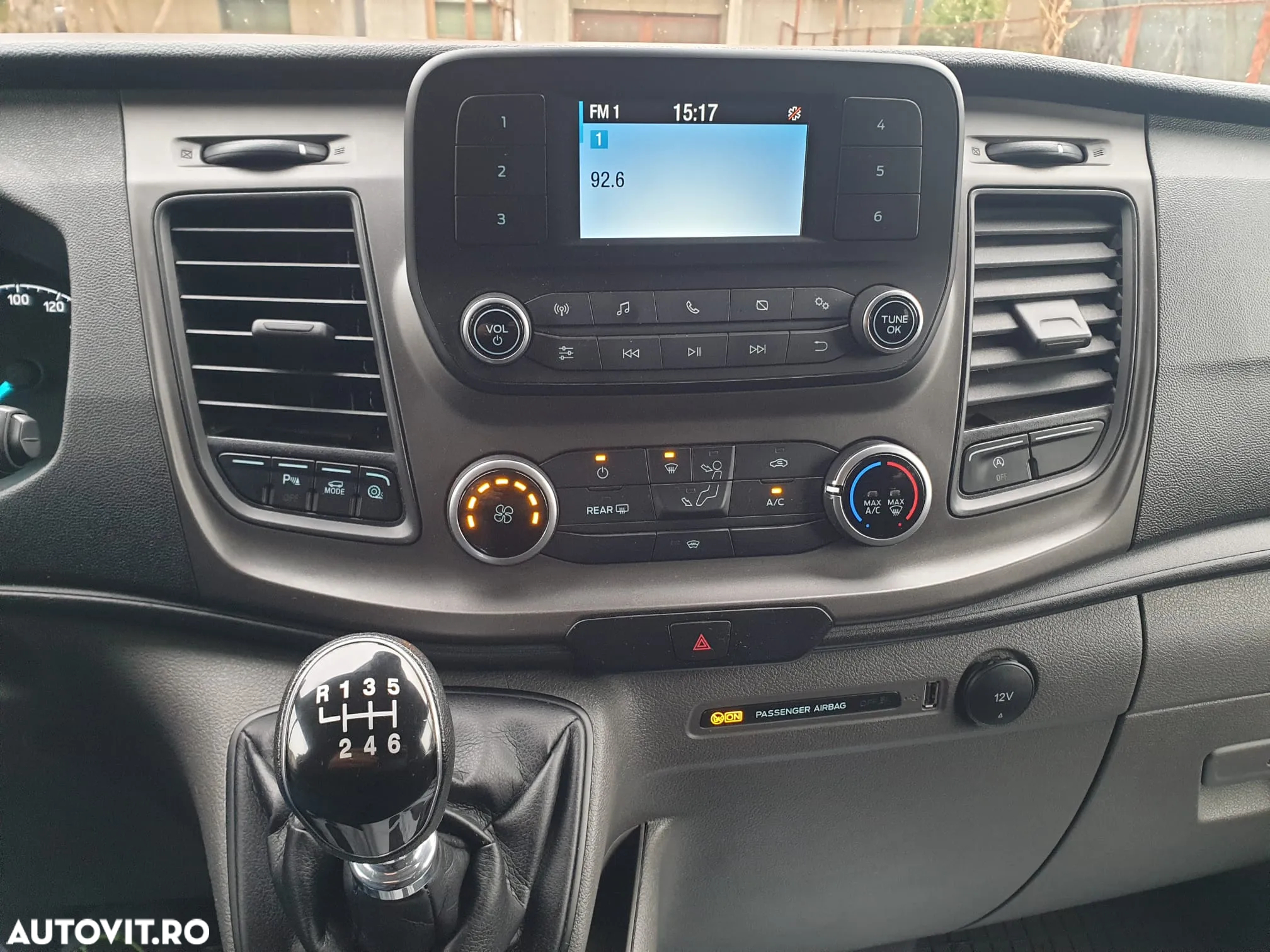 Ford Transit Custom Shuttle Bus 320 2.0 EcoBlue 130 CP L2H1 Trend - 19