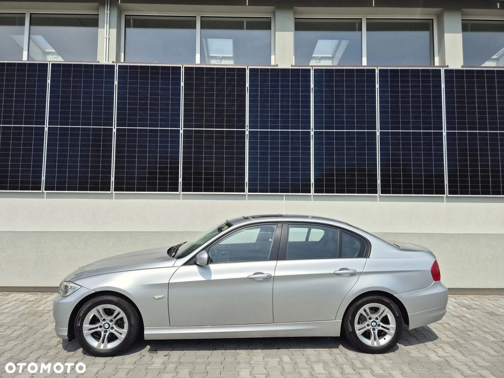 BMW Seria 3 318i Edition Exclusive - 4