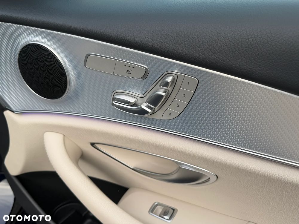Mercedes-Benz Klasa E 220 d 4-Matic 9G-TRONIC - 12