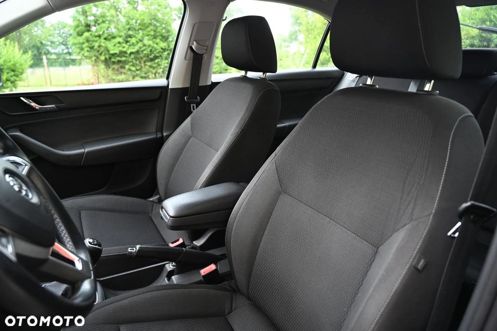 Skoda RAPID 1.2 TSI Ambition - 11