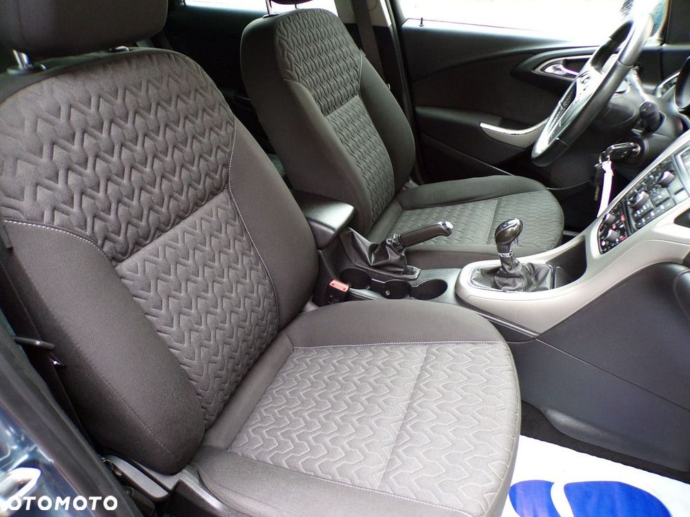 Opel Astra 1.4 T Cosmo - 24