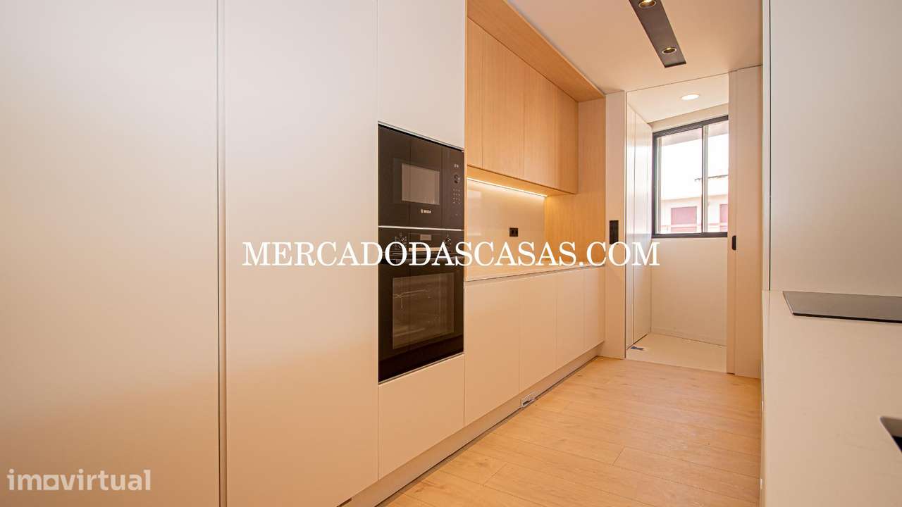 Apartamento T3, último andar, grandes áreas - Grande imagem: 3/25