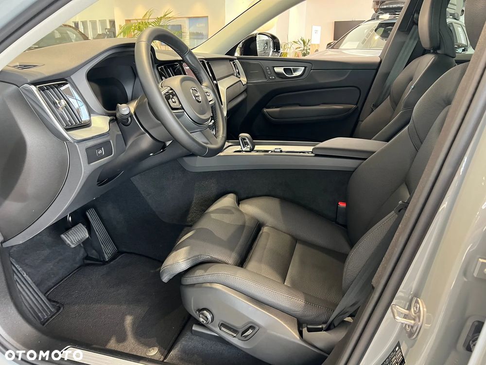 Volvo XC 60 B5 B AWD Geartronic RDesign - 14