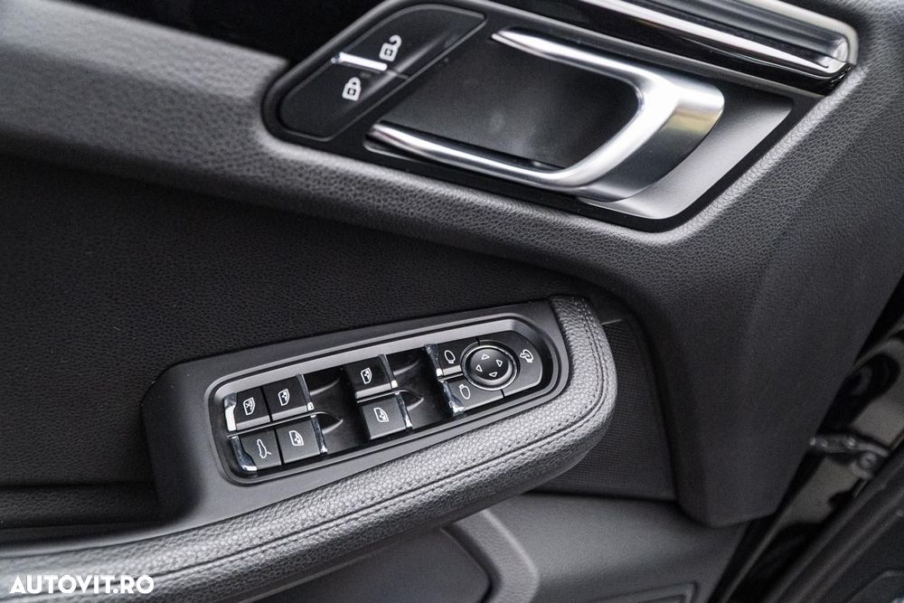 Porsche Macan S - 35
