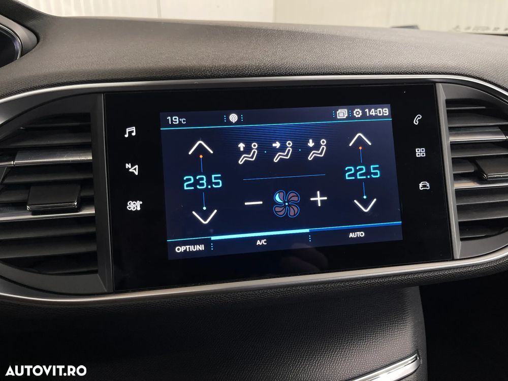 Peugeot 308 1.2 L PureTech Turbo S&S EAT8 Allure Pack - 18