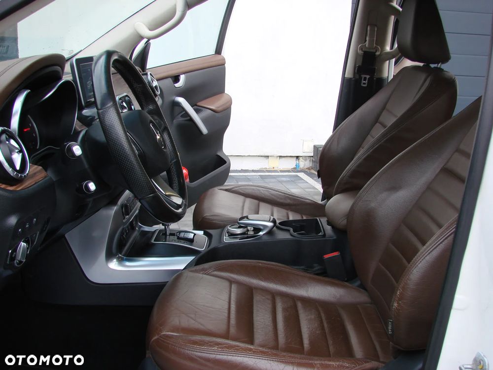 Mercedes-Benz Klasa X - 16