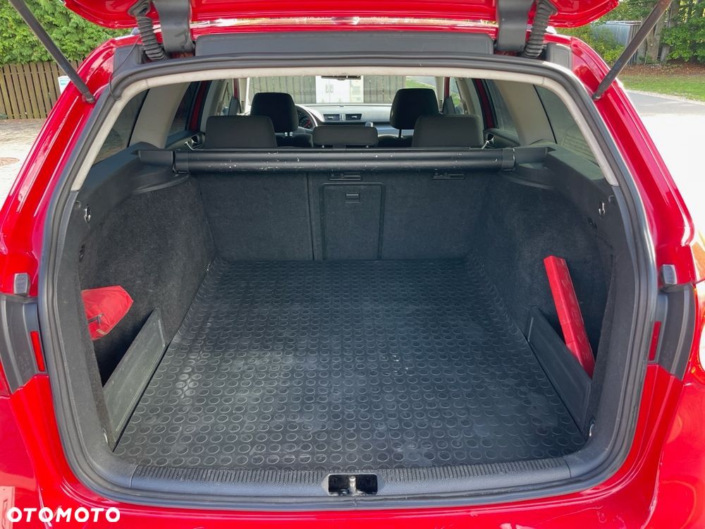 Volkswagen Passat Variant 1.9 TDI DPF BlueMotion - 12
