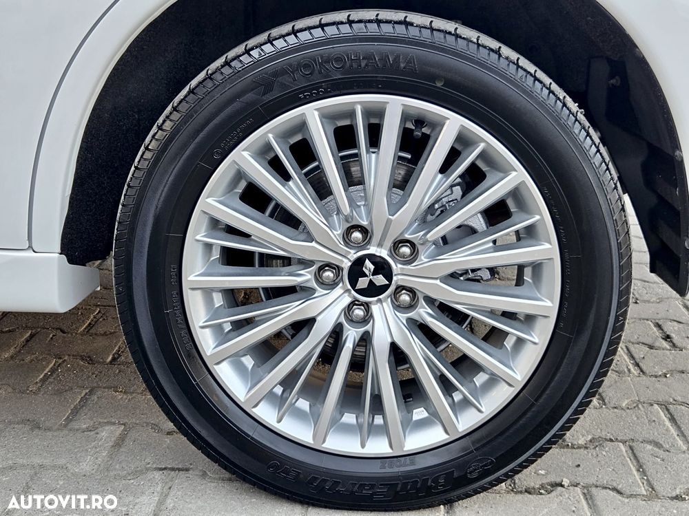 Mitsubishi Outlander - 28