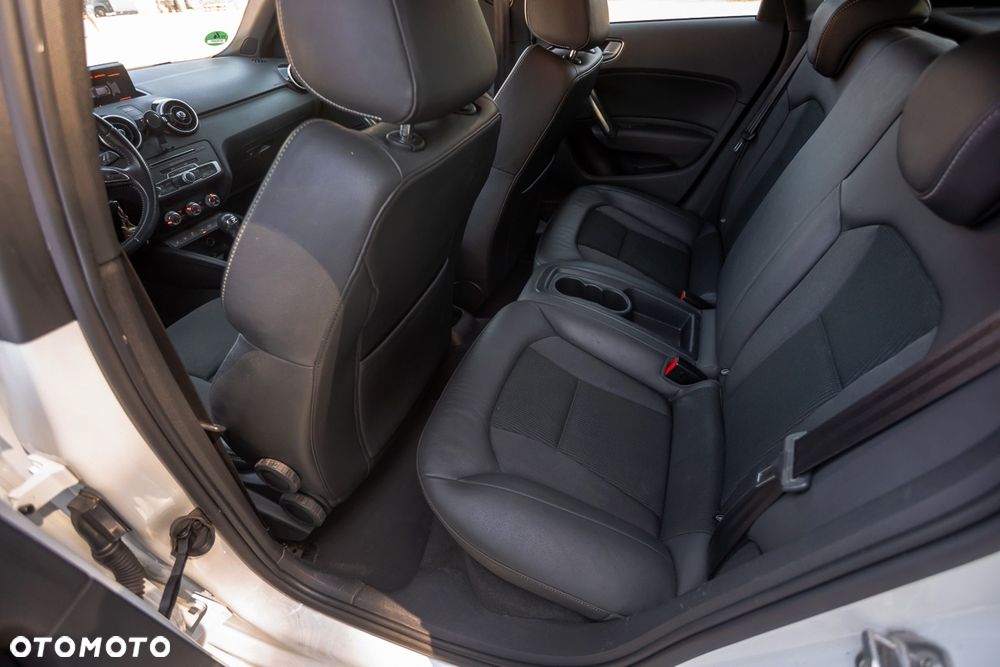 Audi A1 Sportback 1.6 TDI Sport S tronic - 17