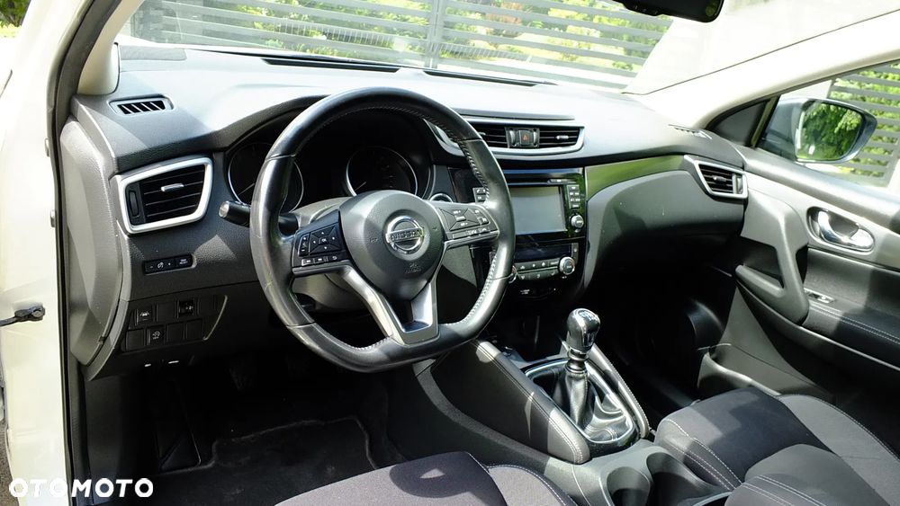 Nissan Qashqai 1.2 DIG-T N-Connecta EU6 - 25