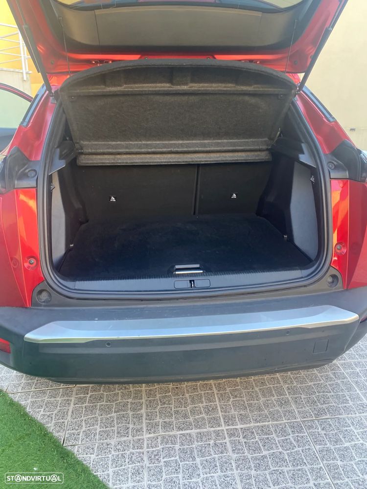 Peugeot e-2008 54 kWh Allure - 3