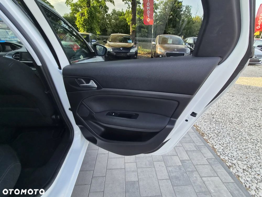Peugeot 308 1.6 e-HDi Active S&S - 26