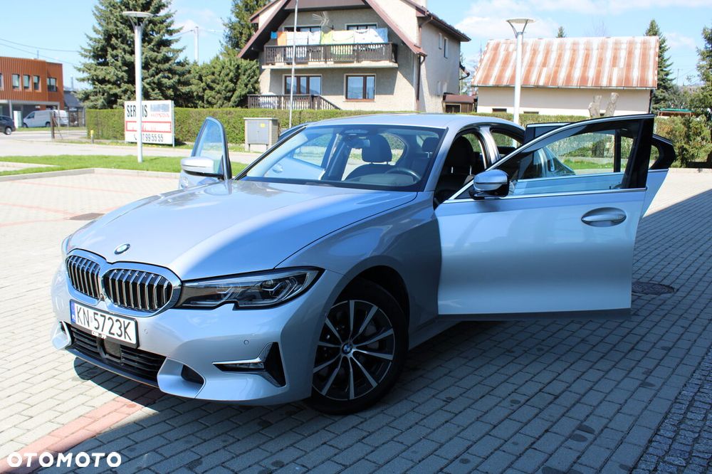BMW Seria 3 330i Sport Line - 13