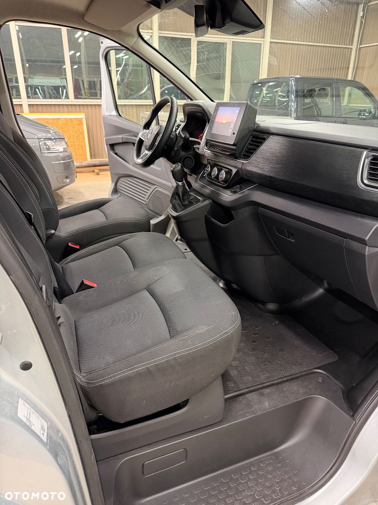 Renault Trafic - 15