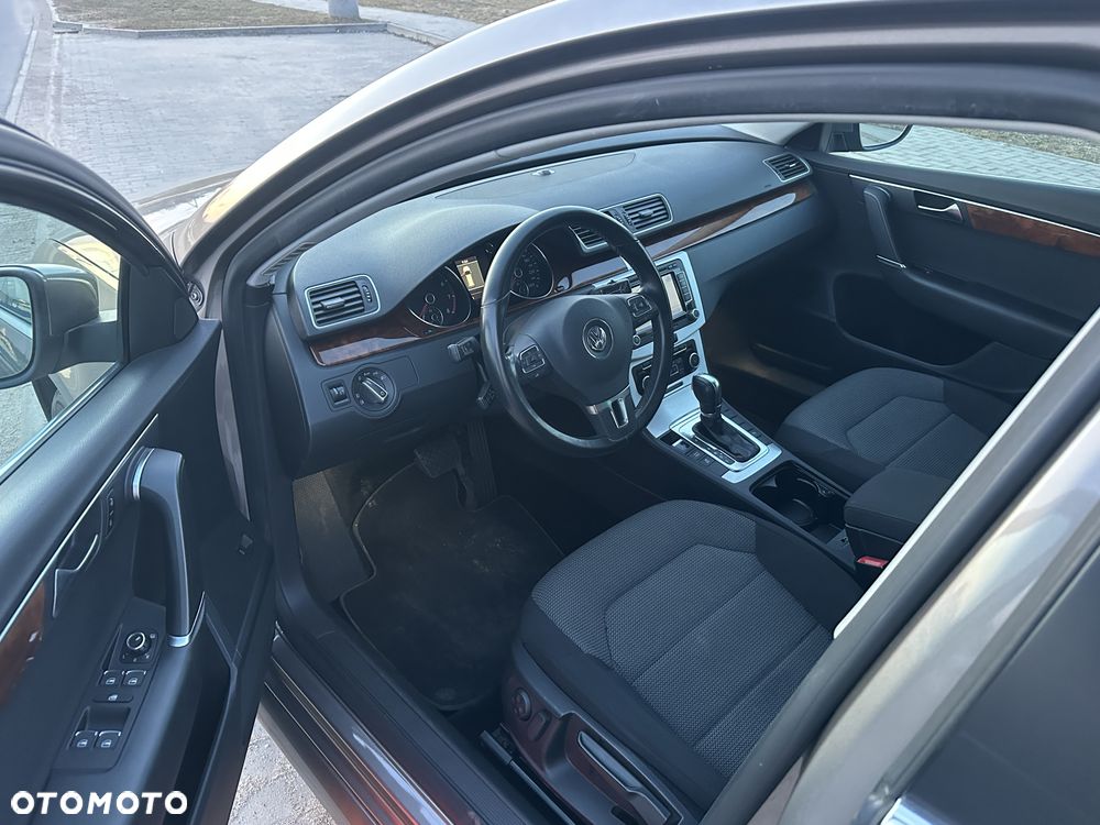 Volkswagen Passat 1.4 TSI Sportline DSG - 9