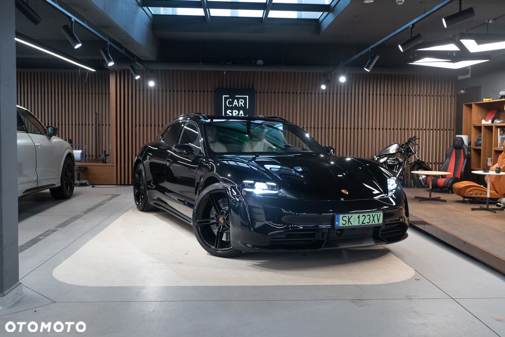 Porsche Taycan Turbo - 11