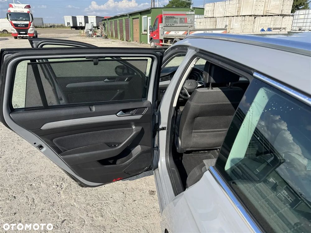 Volkswagen Passat - 23