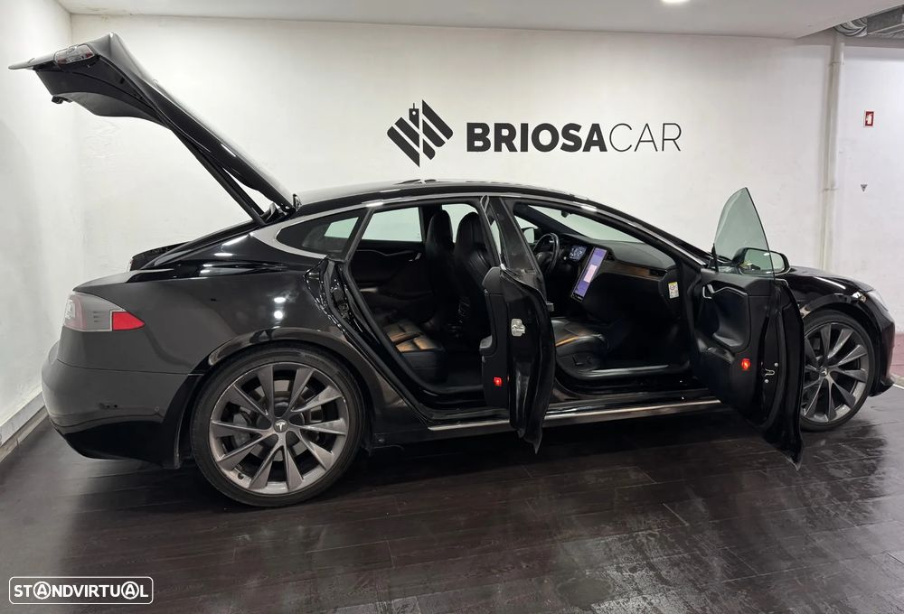 Tesla Model S - 4