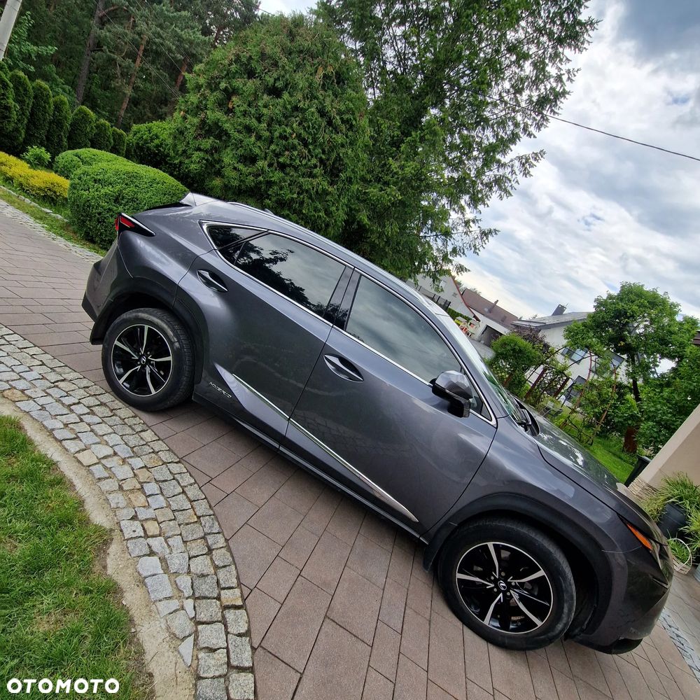 Lexus NX - 1