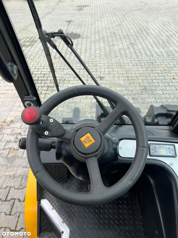 JCB 35D 4x4 - 14