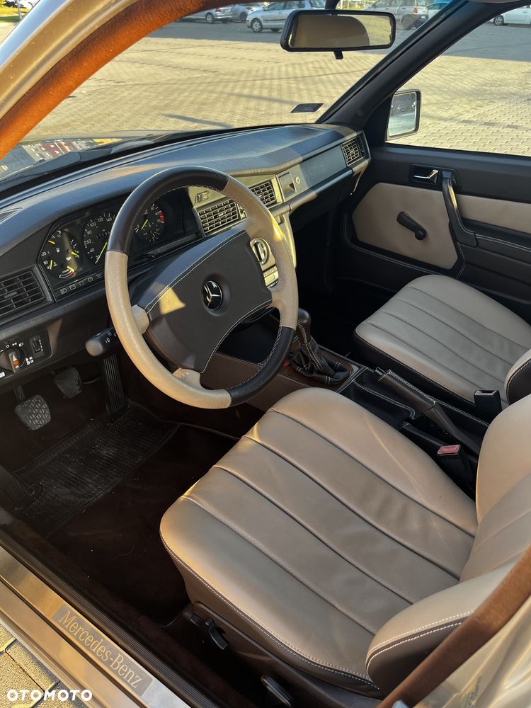 Mercedes-Benz W201 (190) - 3