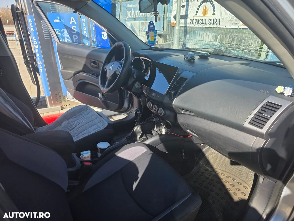 Mitsubishi Outlander 2.0 DI-D 4WD Inform - 7