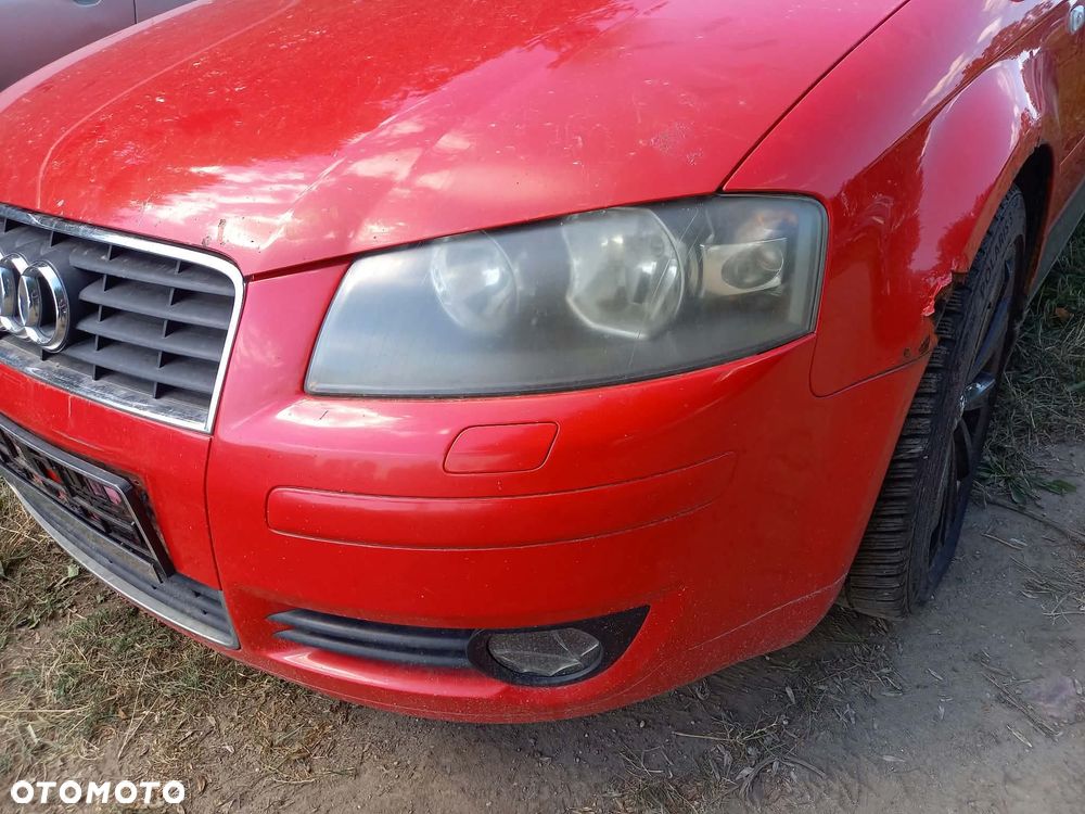 części LAMPY PRZÓD prawa lewa Audi A3 8P 3-drzwi 2.0 FSi benzyna 2004r. - 1