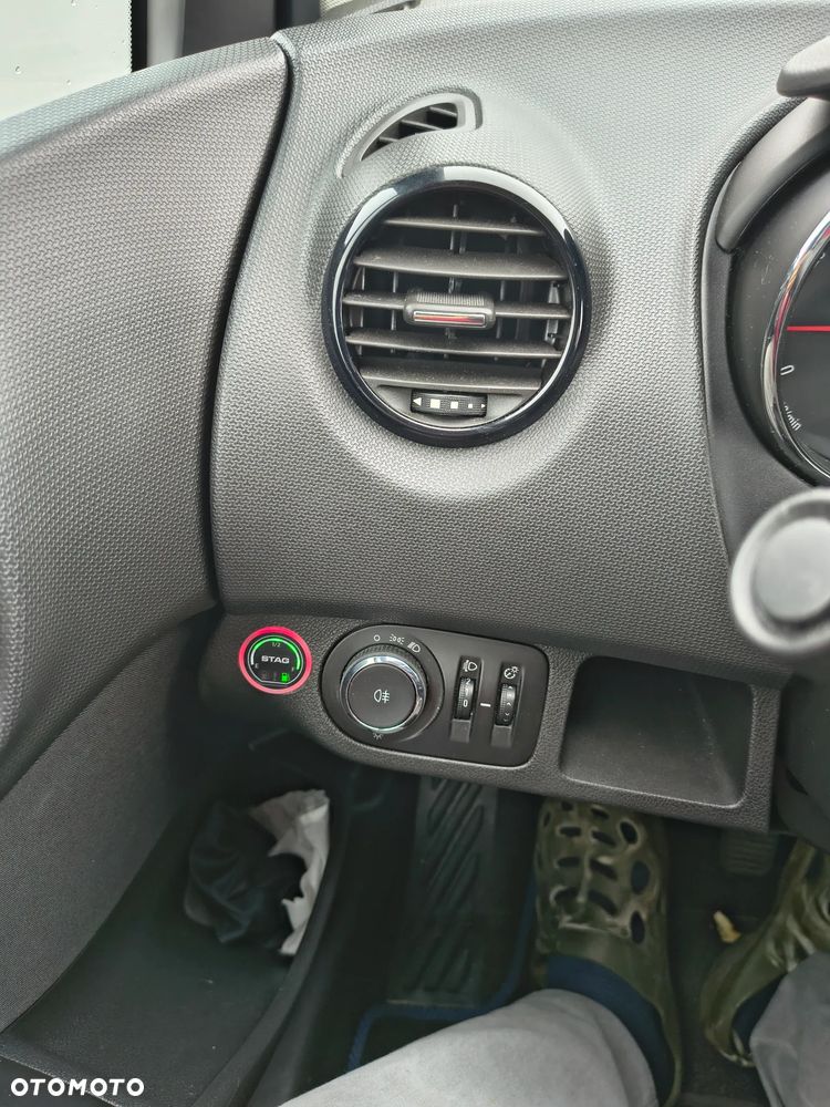 Opel Meriva - 36
